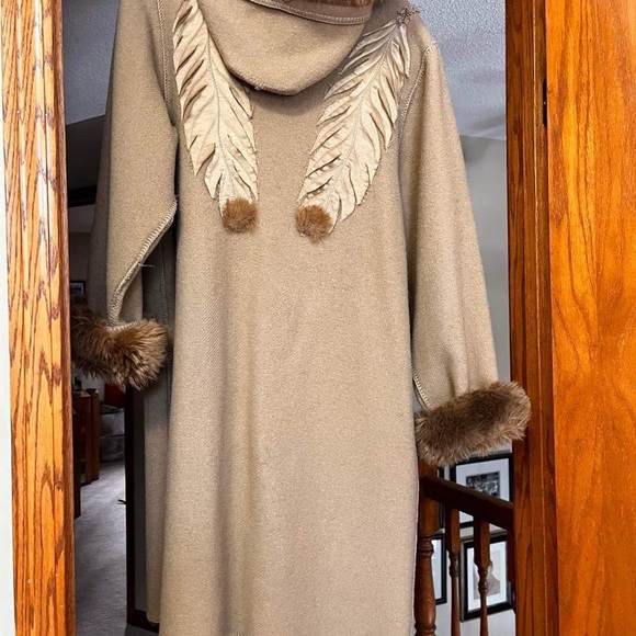 Linda Lundstrom vintage LaParka long coat gold 100% wool sz 10 with nylon shell. - Picture 2 of 10